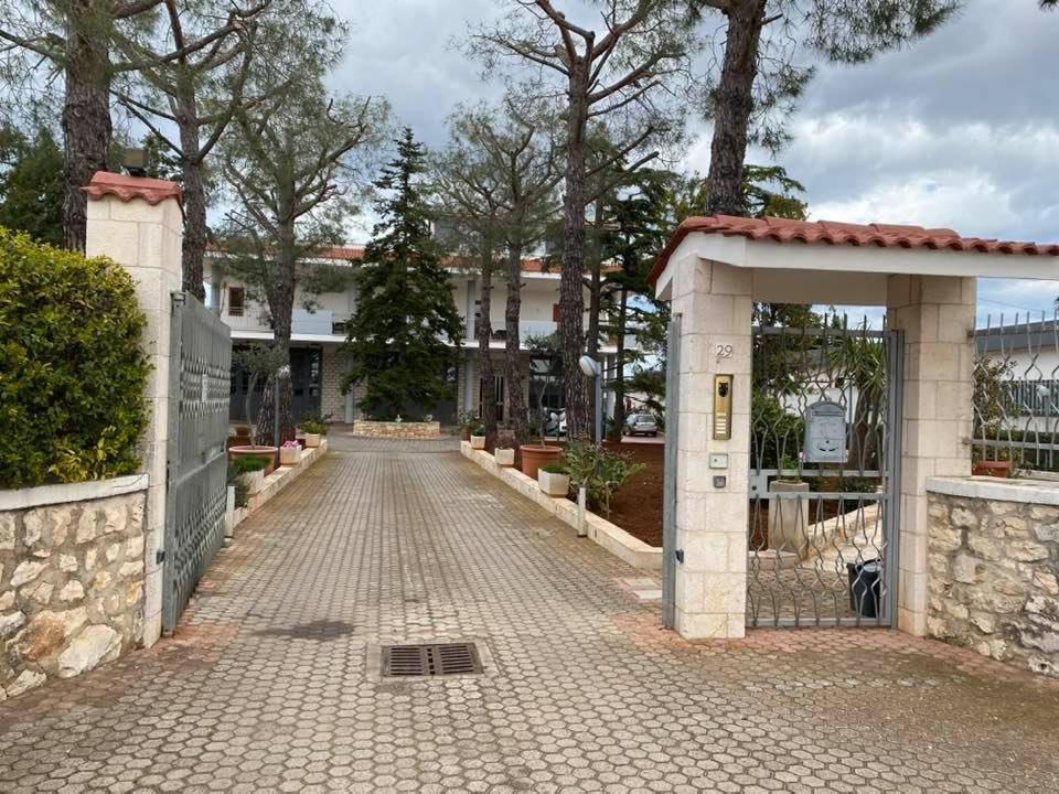 L'Isola Di Francesca Guest House กอนแวร์ซาโน ภายนอก รูปภาพ