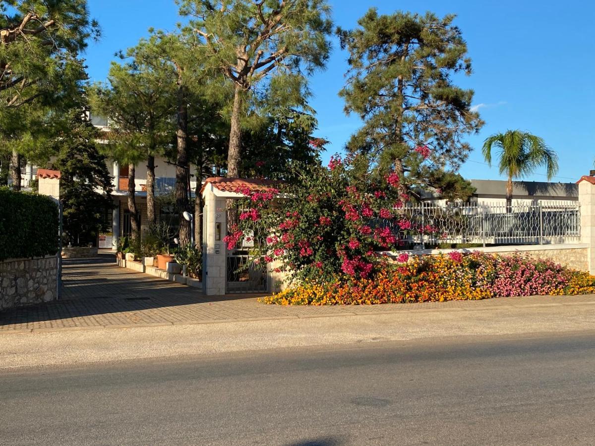 L'Isola Di Francesca Guest House กอนแวร์ซาโน ภายนอก รูปภาพ